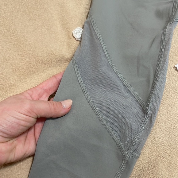 Athleta Athleta Eclipse 7/8 Tights Grey Mesh Size Small petite - Picture 4 of 5